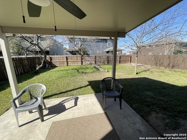 Listing photo id 35 for 5519 Park Lk