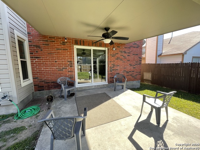 Listing photo id 38 for 5519 Park Lk