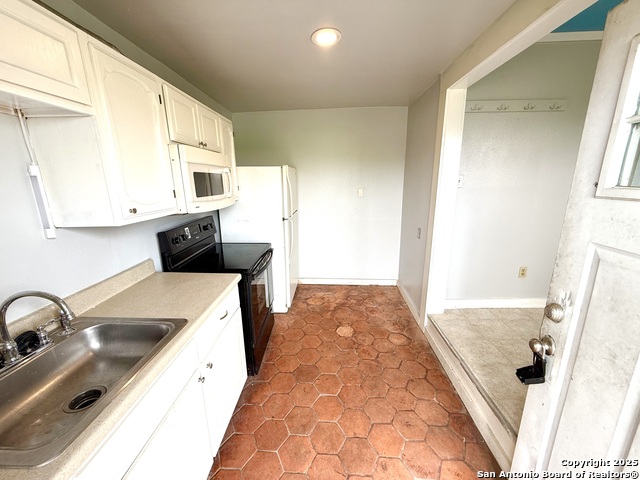 Image 3 of 11 For 2614 Monterey Street  3