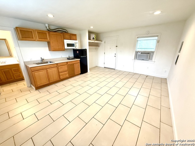 Image 6 of 12 For 2614 Monterey Street  5