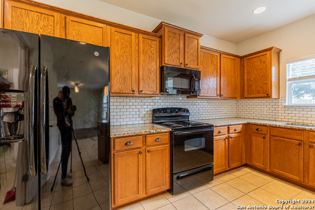 Image 16 of 35 For 3013 Muntjac St