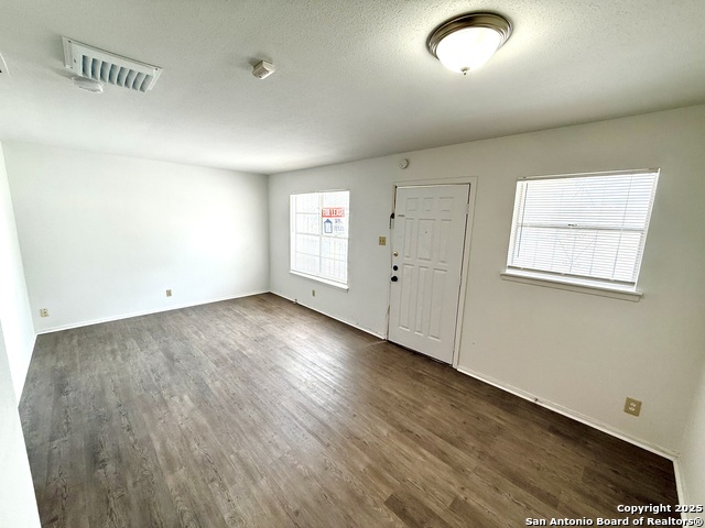 Image 4 of 15 For 703 Summit Ave W 1