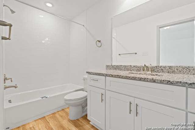 Image 17 of 23 For 7609 Briarwood Pass  102