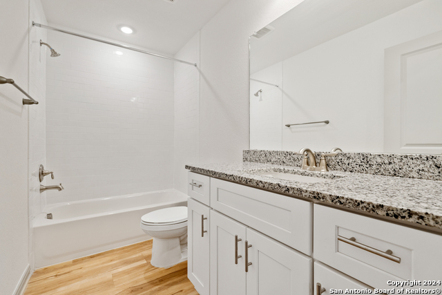 Image 18 of 23 For 7609 Briarwood Pass  102