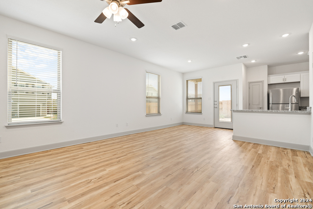 Image 4 of 23 For 7609 Briarwood Pass  102