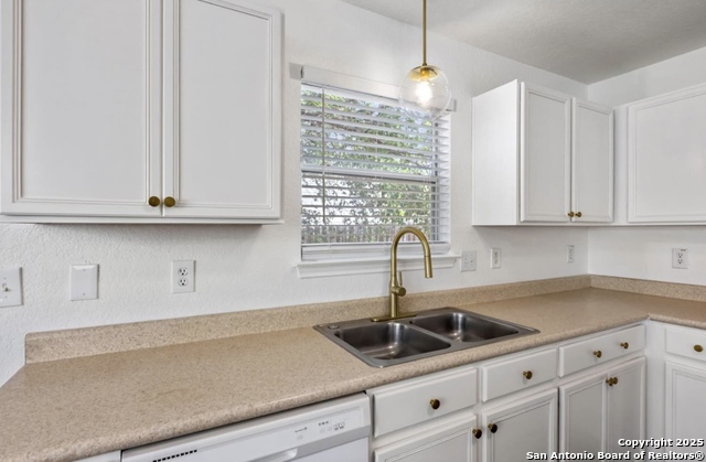 Image 7 of 16 For 139 Agency Oaks