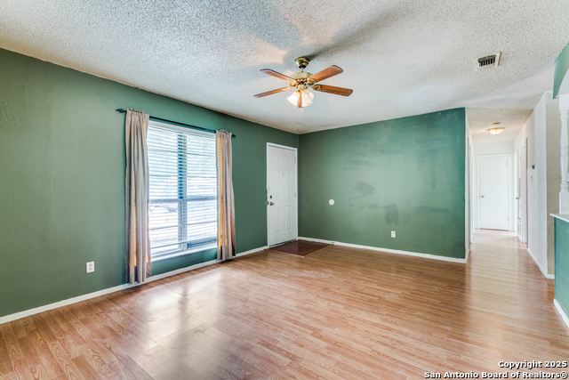 Listing photo id 0 for 9114 Ozalid St.