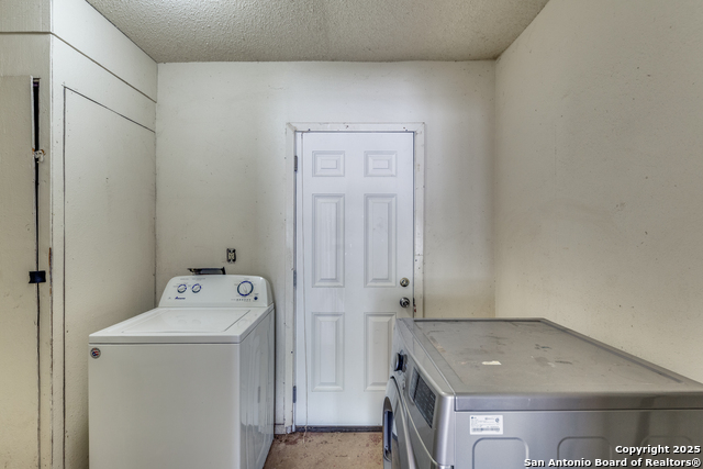 Listing photo id 20 for 9114 Ozalid St.