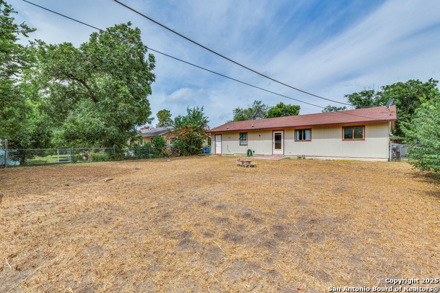 Listing photo id 23 for 9114 Ozalid St.