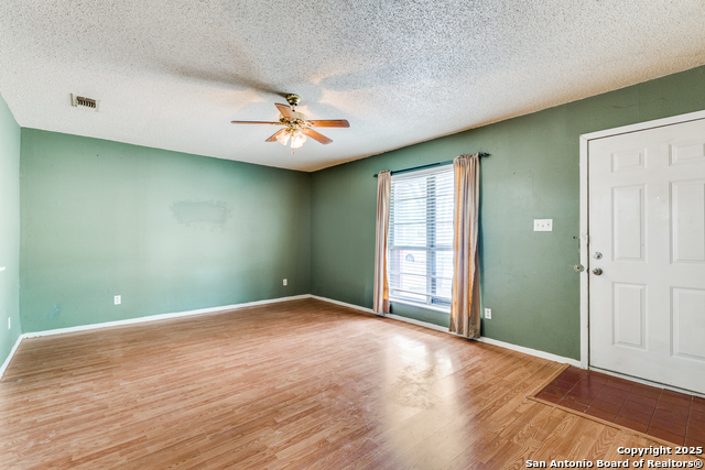Listing photo id 1 for 9114 Ozalid St.