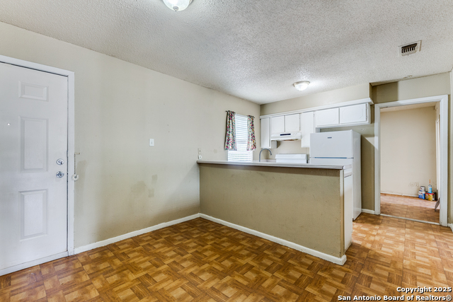 Listing photo id 5 for 9114 Ozalid St.