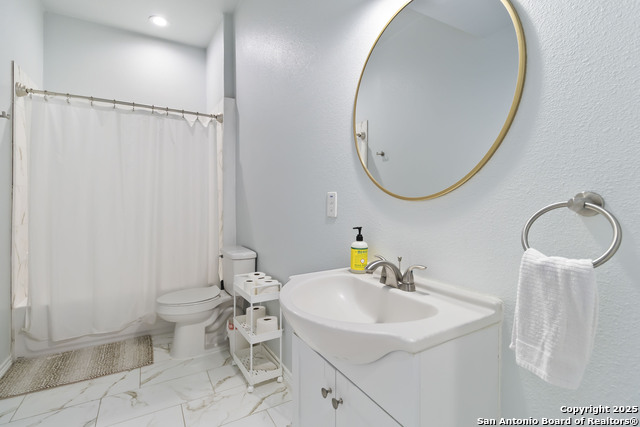 Listing photo id 21 for 131 Rehmann St
