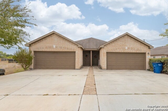 Details for 214 Stone Gate, New Braunfels, TX 78130