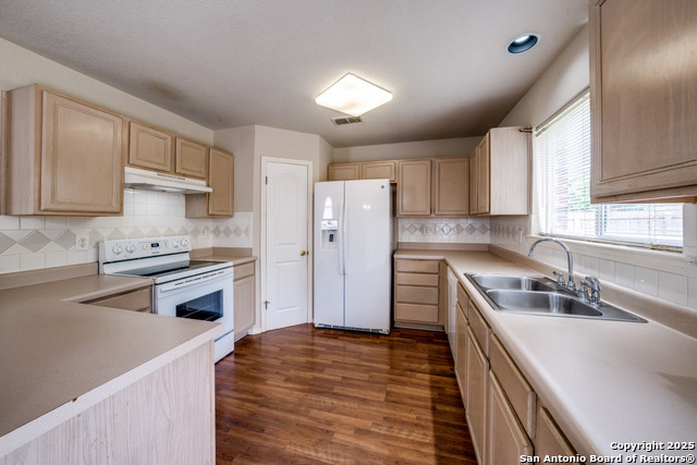 Image 5 of 11 For 9 Pembroke Ct