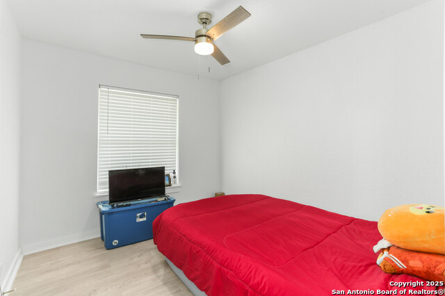 Image 11 of 16 For 915 Prado  