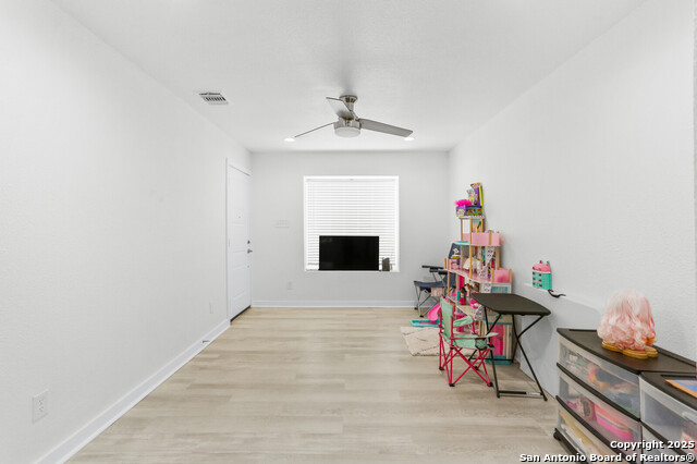 Image 5 of 16 For 915 Prado  