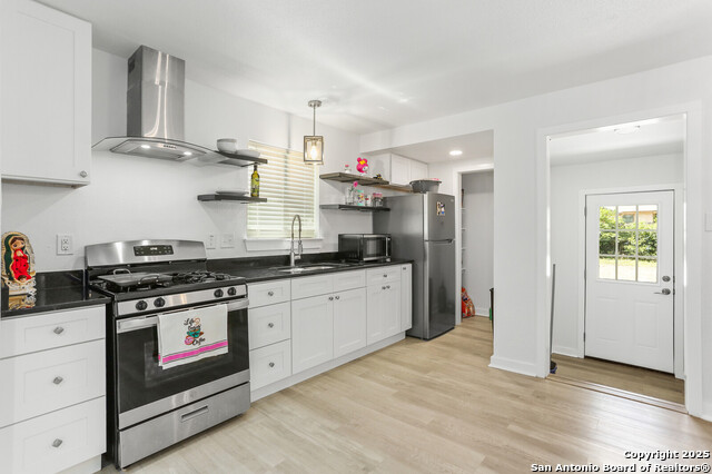 Image 7 of 16 For 915 Prado  