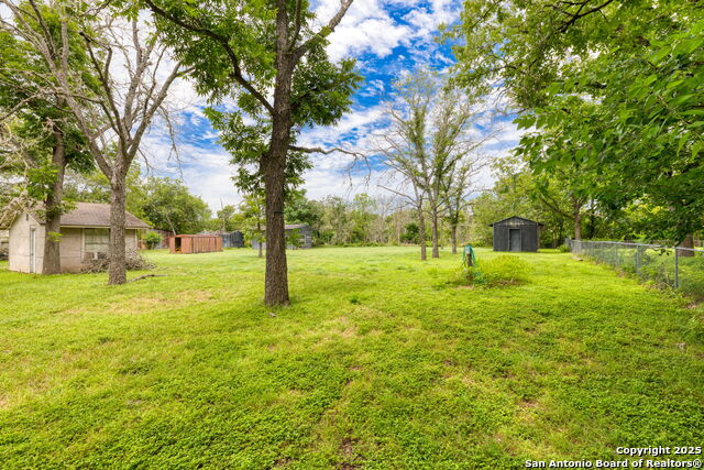 Listing photo id 8 for 316 W San Antonio Ave