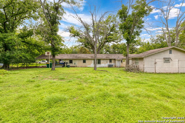 Listing photo id 9 for 316 W San Antonio Ave
