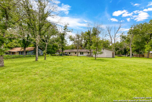 Listing photo id 10 for 316 W San Antonio Ave