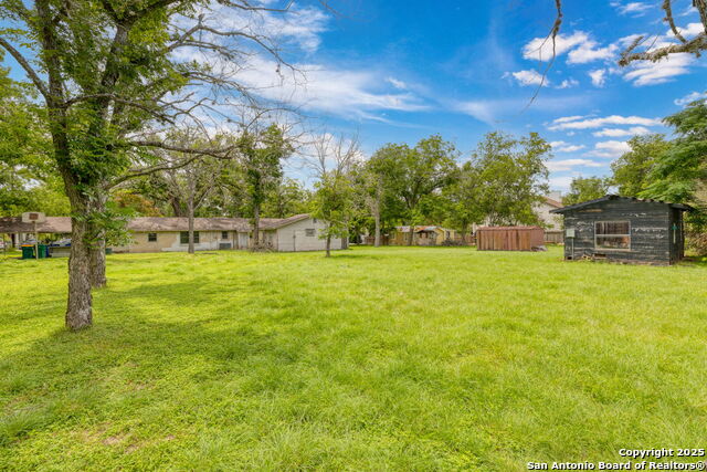 Listing photo id 12 for 316 W San Antonio Ave