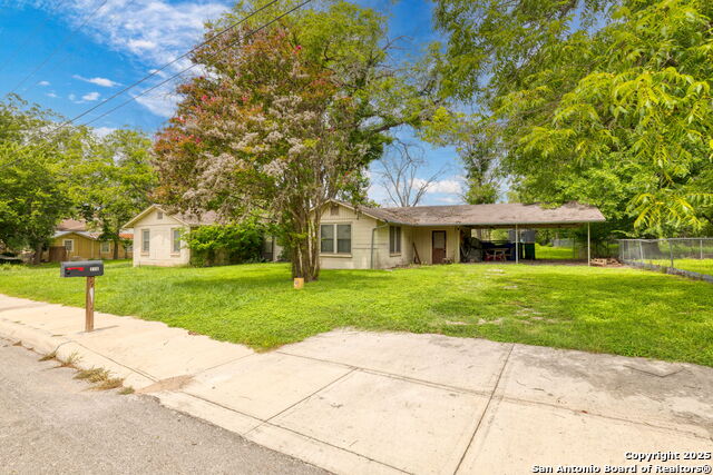 Listing photo id 7 for 316 W San Antonio Ave