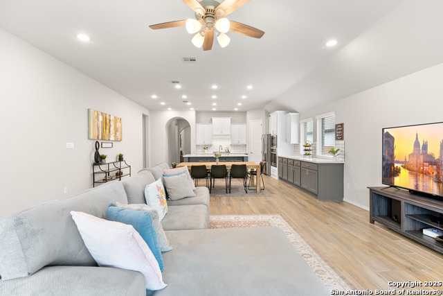 Image 18 of 33 For 1485 Pitcher