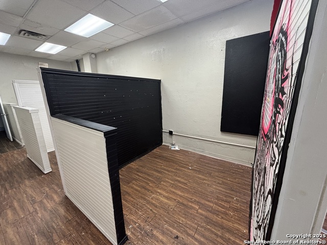 Listing photo id 1 for 1002 Donaldson 1010