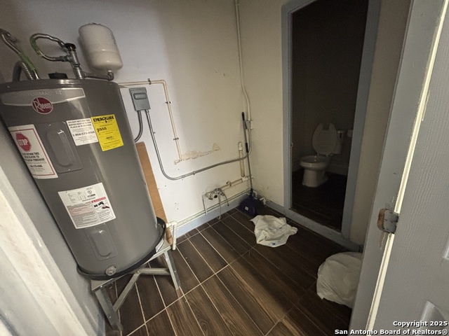Listing photo id 3 for 1002 Donaldson 1010