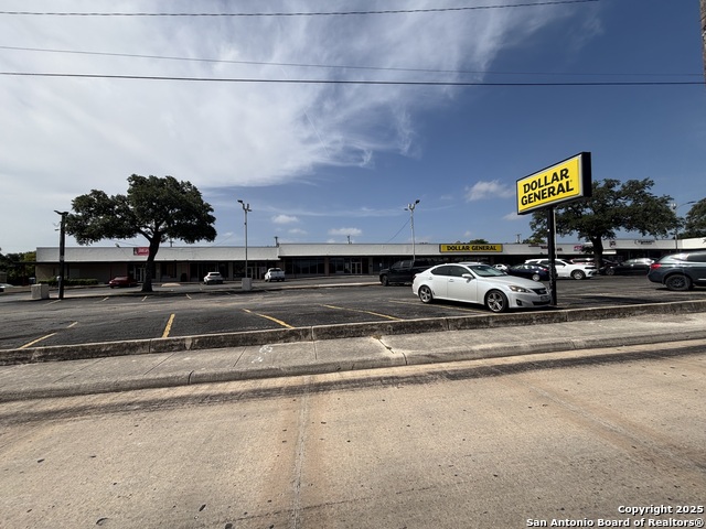 Listing photo id 6 for 1002 Donaldson 1008