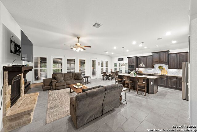 Listing photo id 7 for 130 Boulder Creek