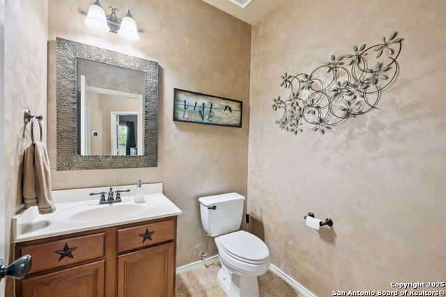 Listing photo id 10 for 1410 Osprey Heights