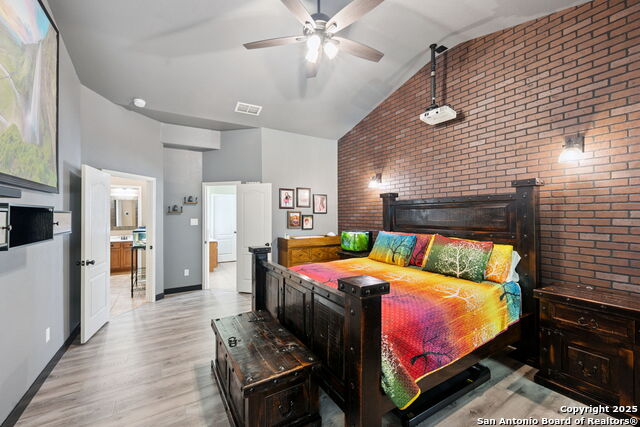 Listing photo id 14 for 1410 Osprey Heights