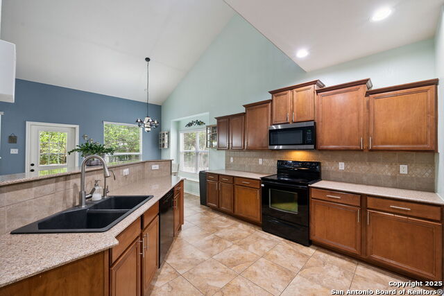 Listing photo id 19 for 1410 Osprey Heights