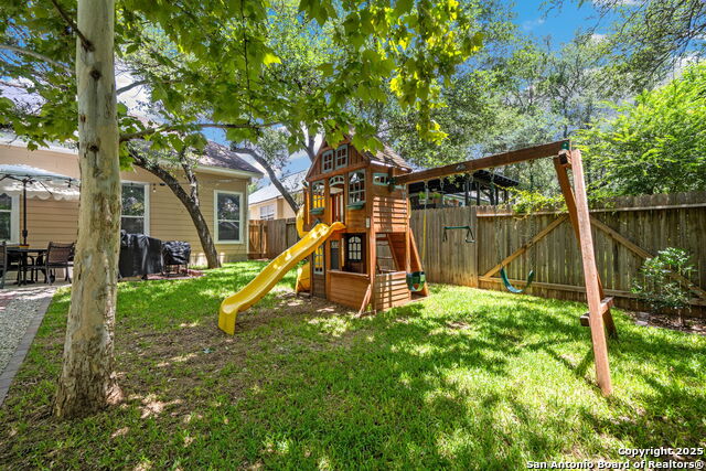 Listing photo id 27 for 1410 Osprey Heights