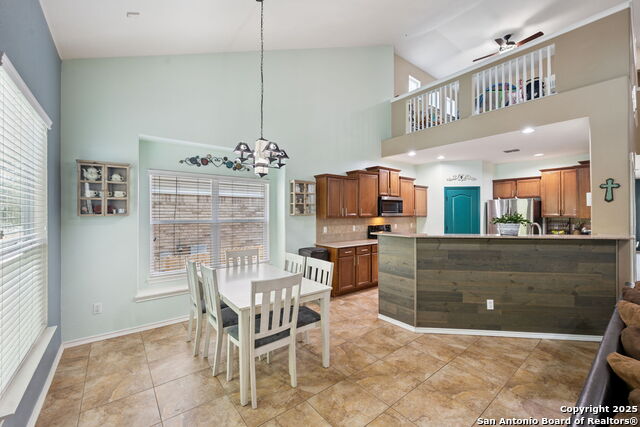 Listing photo id 7 for 1410 Osprey Heights