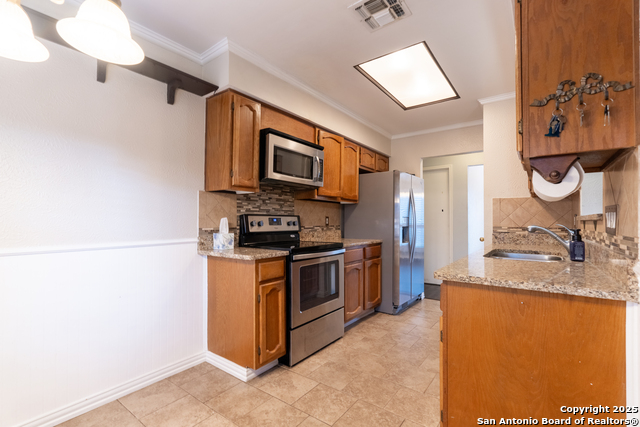 Image 12 of 30 For 9219 Ridge Wind