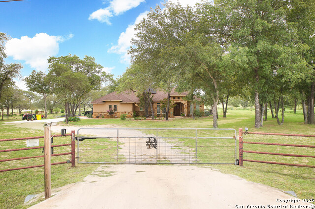 Listing photo id 1 for 158 County Road 6871