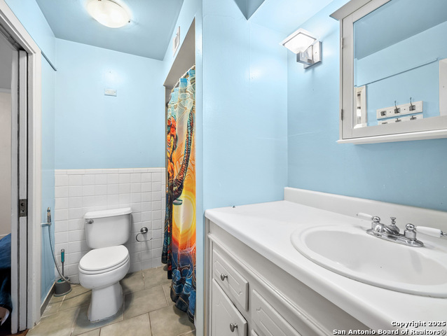 Image 13 of 24 For 8058 Broadway  247u