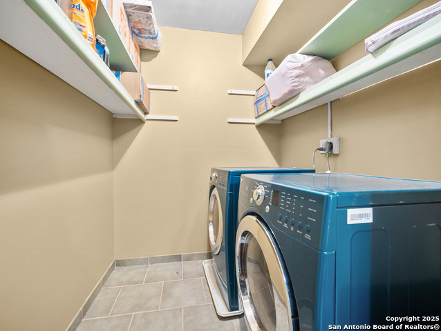 Image 17 of 24 For 8058 Broadway  247u