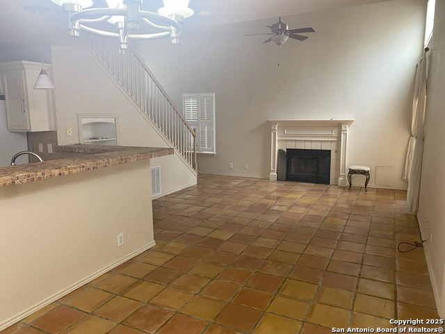 Image 4 of 16 For 7 Pembroke Ln