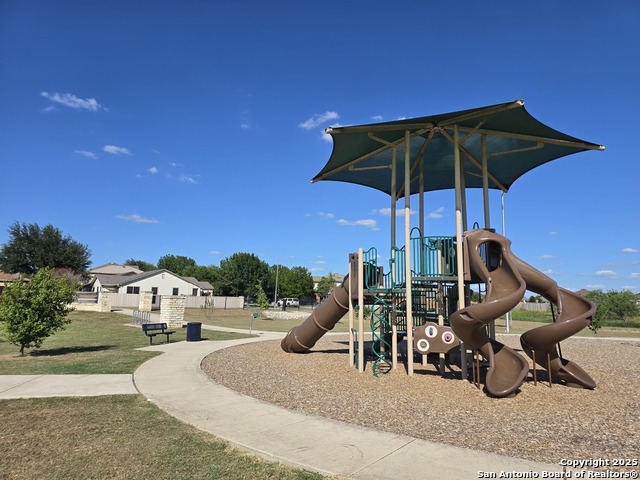 Image 29 of 36 For 116 Encina Cv