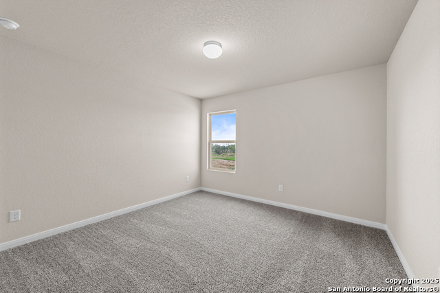Listing photo id 7 for 145 Cheyenne Drive