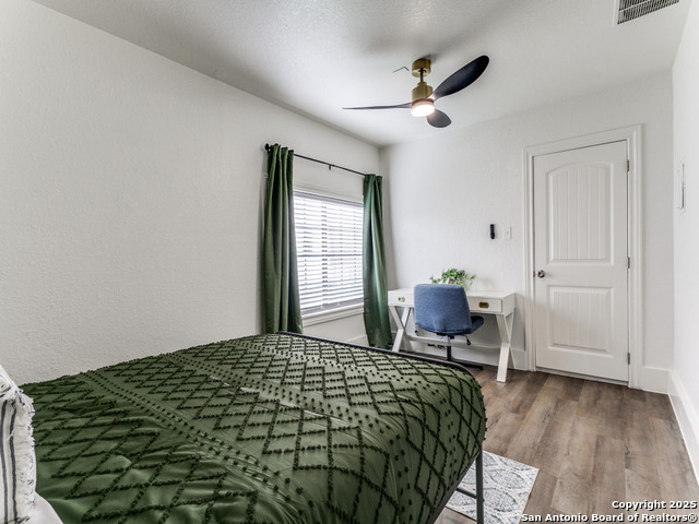 Image 18 of 24 For 7338 Lansbury Drive