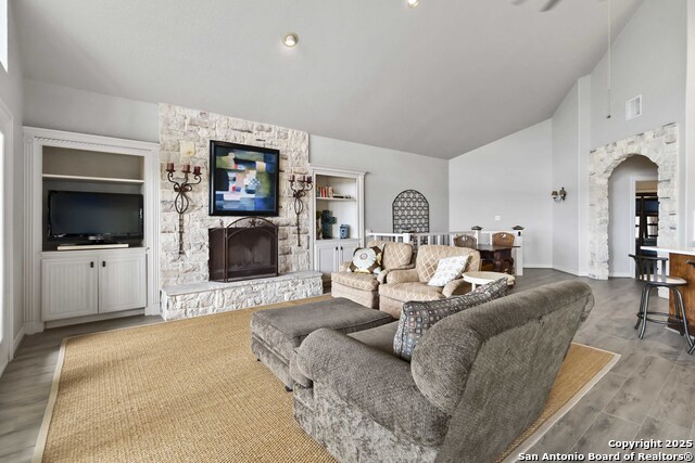 Image 9 of 66 For 1115 Riviera