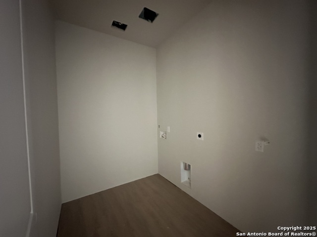 Listing photo id 12 for 1229 Stallion Springs Dr