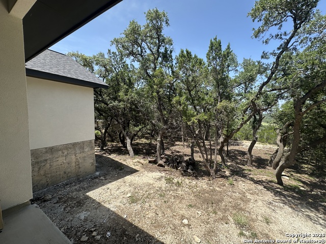 Listing photo id 19 for 1229 Stallion Springs Dr