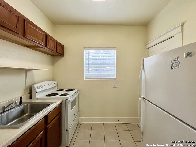 Image 11 of 24 For 1535 Woodlawn Ave W 1