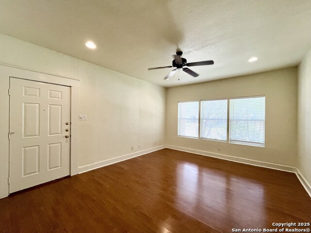 Image 6 of 24 For 1535 Woodlawn Ave W 1