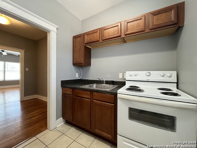 Image 12 of 29 For 1535 Woodlawn Ave W 3